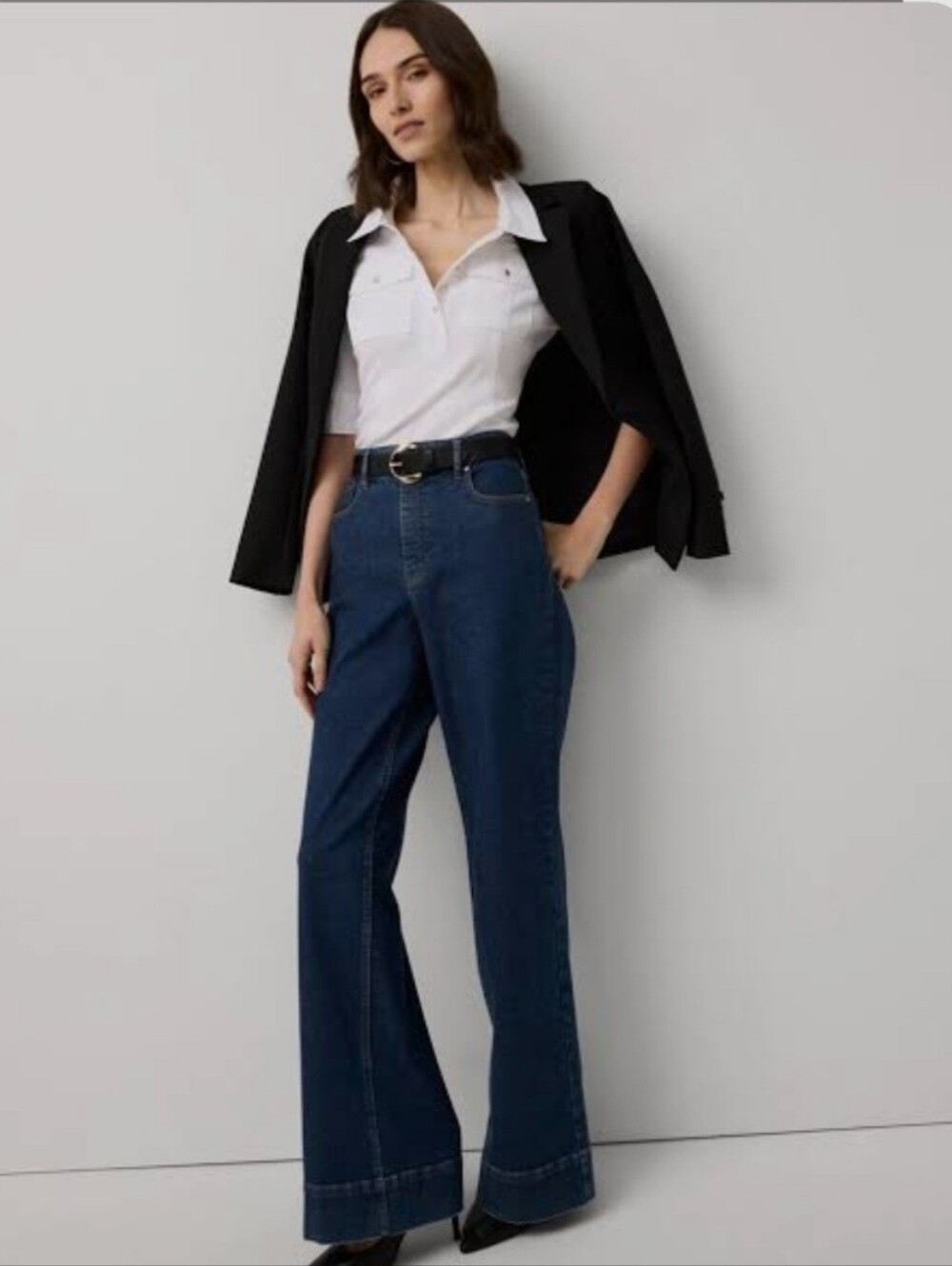✨WHBM Flare Leg Jeans✨